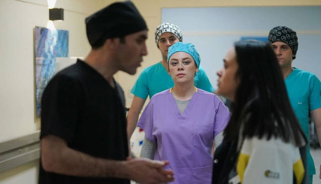 Bahar dizisinin ‘Bahar’ı Demet Evgar'ın erkek kardeşi de oyuncu çıktı! Hatta aynı dizide oynamışlar - Resim: 2